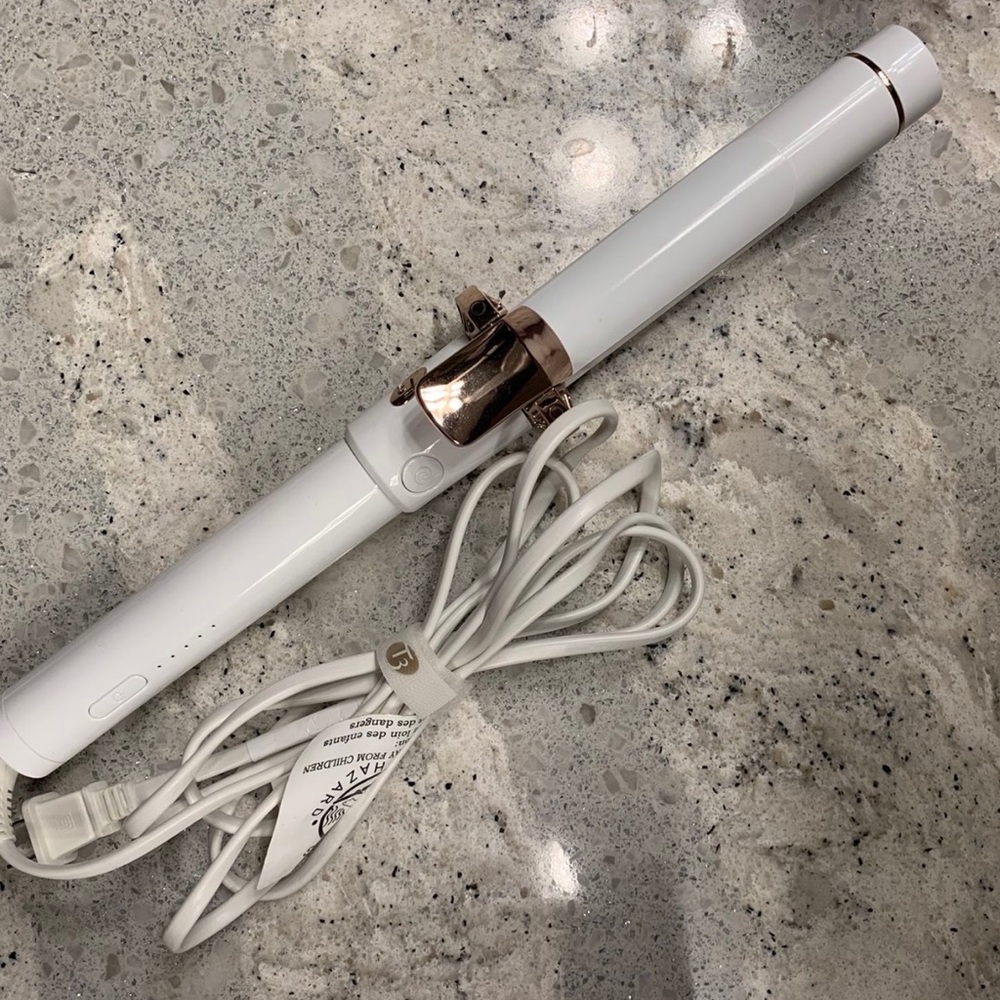 T3 Twirl 360 Motion-Sensing, Auto-rotating 1 1/4 curling iron